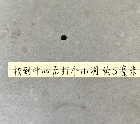 贵州瓷砖空鼓维修公司专业解答在瓷砖铺贴过程中，如果砂料搅拌不均匀，将会带来以下问题